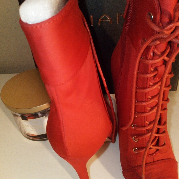 Red booties - Picture 2 of 4